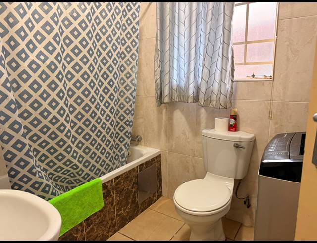 2 BEDROOM APARTMENT FOR SALE IN WATERVAL EAST